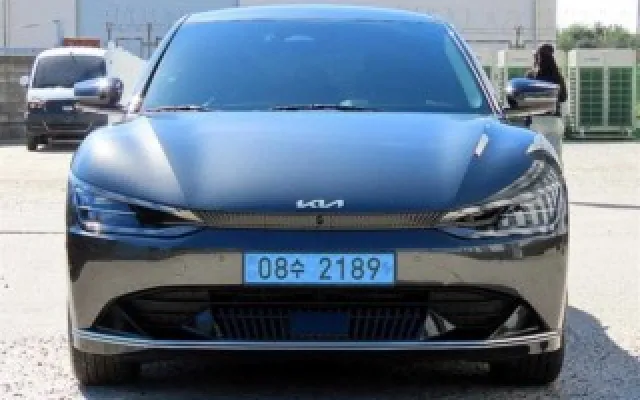 EV6롱레인지 중고차 EV6 롱레인지 매물 사진 2 - 2023/05 39,905km